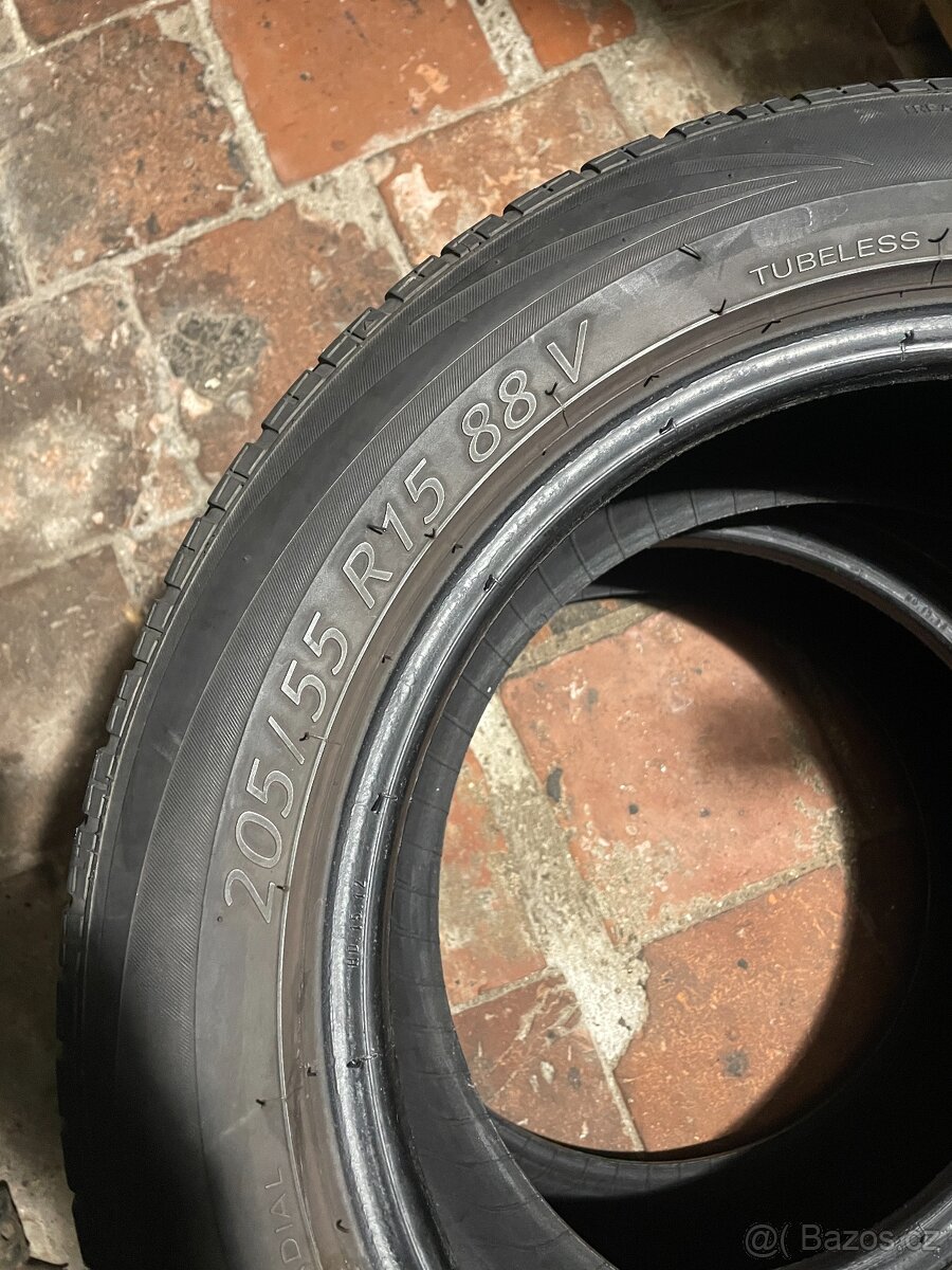 Pneu Riken 205/55 R15 - 2