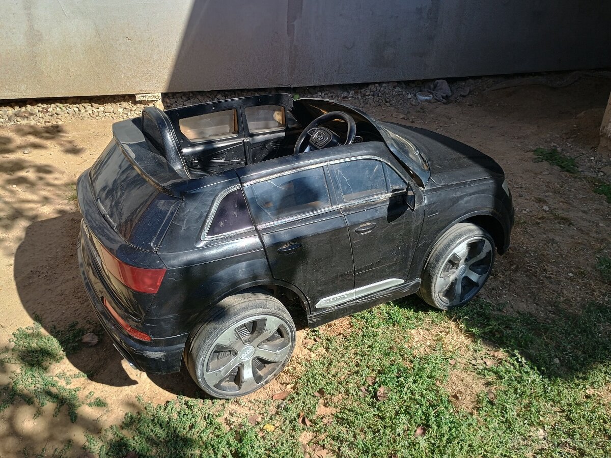 Elektrické autíčko Audi Q7 - 2