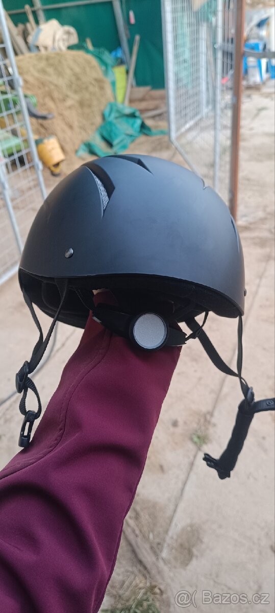 Jezdecká helma - 2