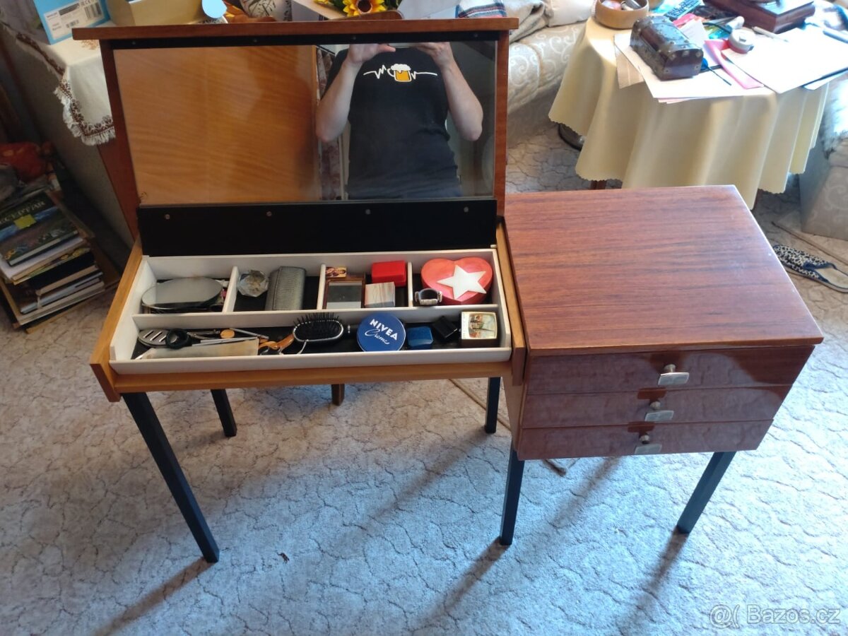 Toaletní + noční stolek Erika - 2