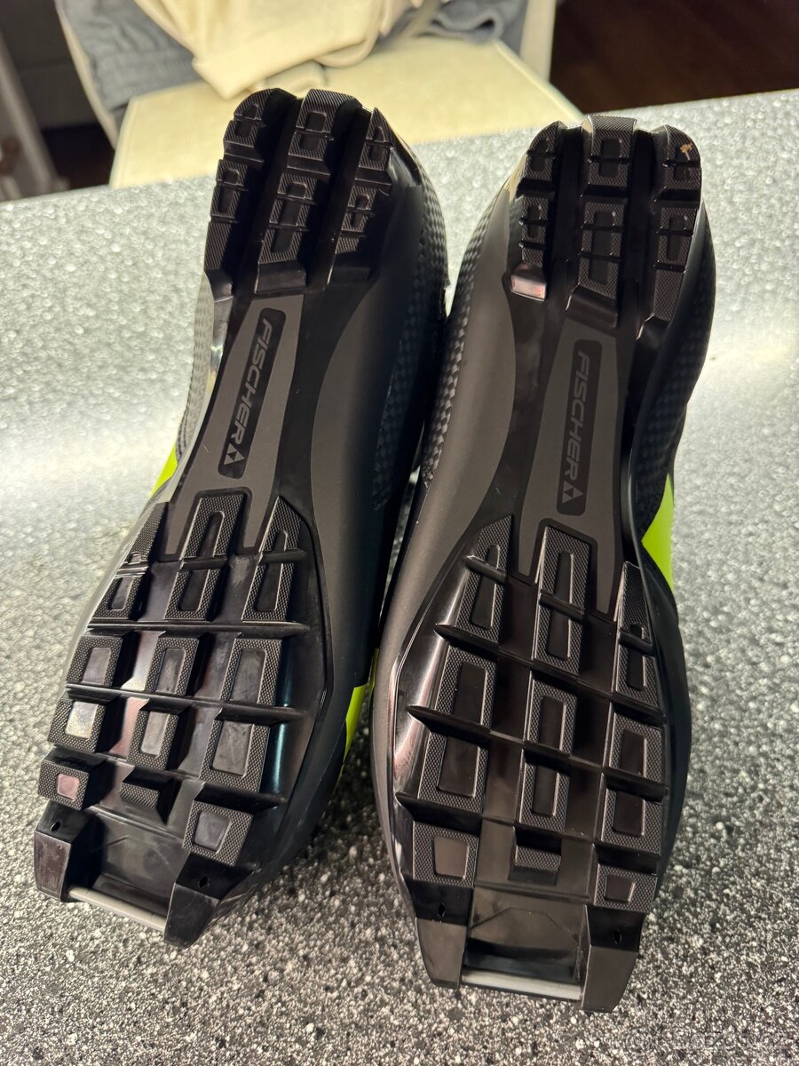 Fischer XJ Sprint bezkarske boty vel.38 - 2