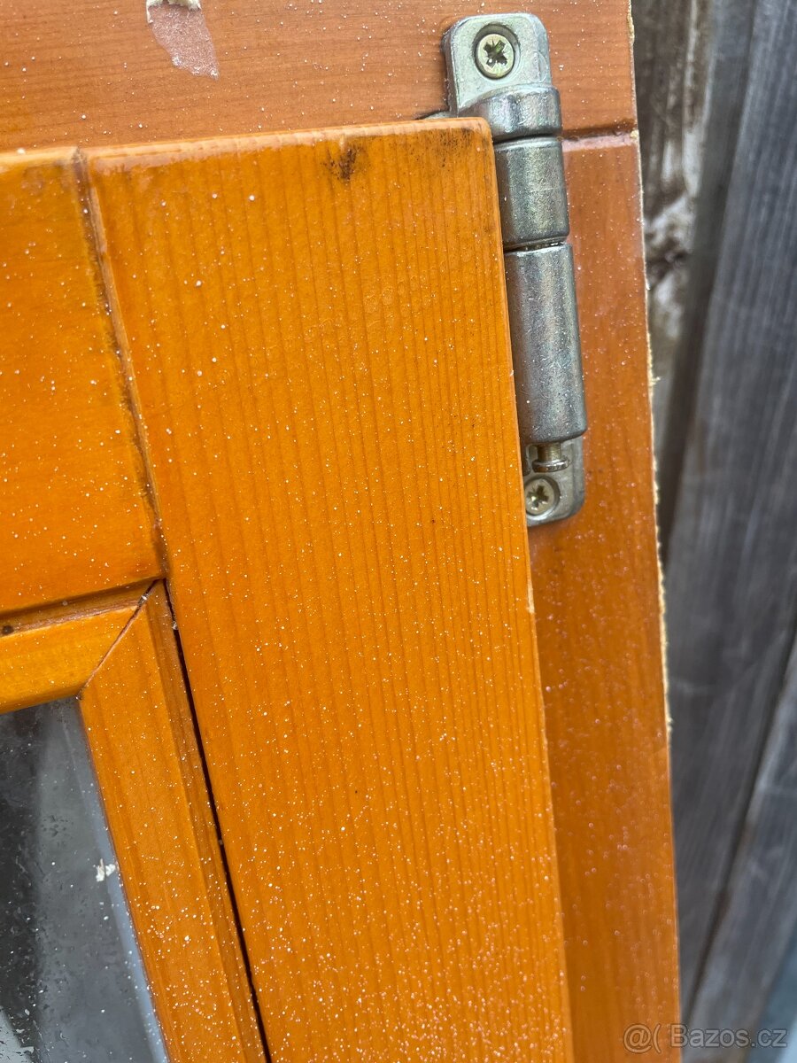 Dřevěné Eurookno 67 x 102 cm – Pravé, demontované - 2