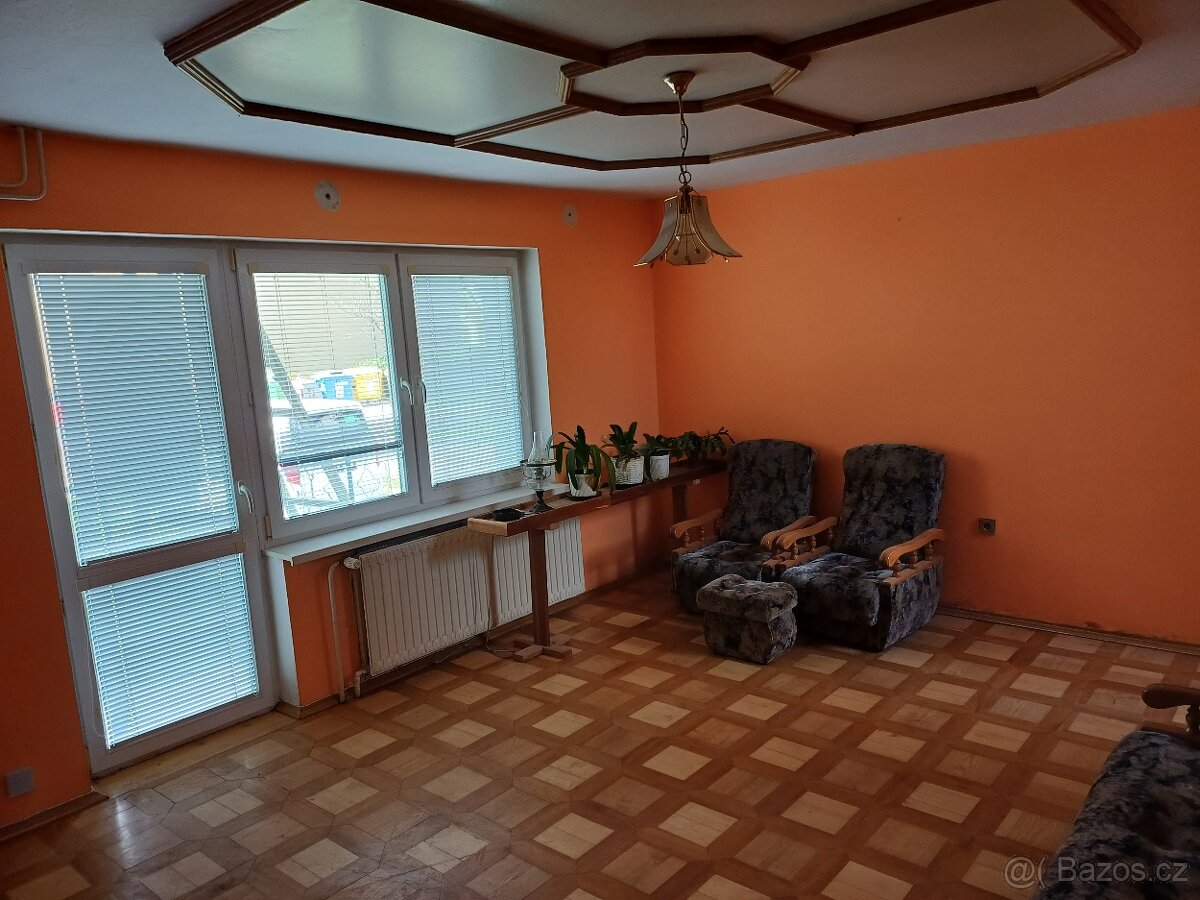 Pronajmu - rodinný dům Vila 6+1 v Litovli - 2