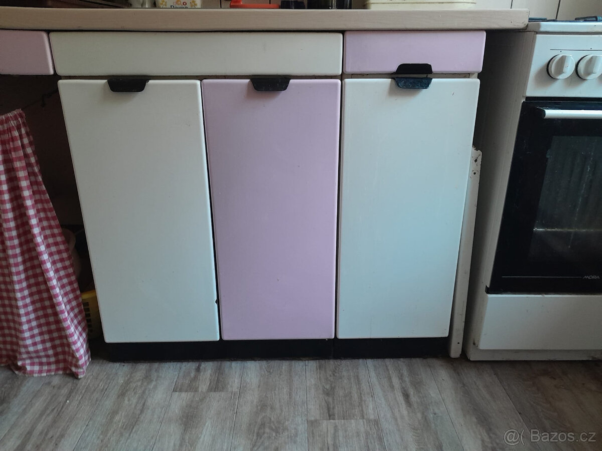 stará plechová kuchyň - 2