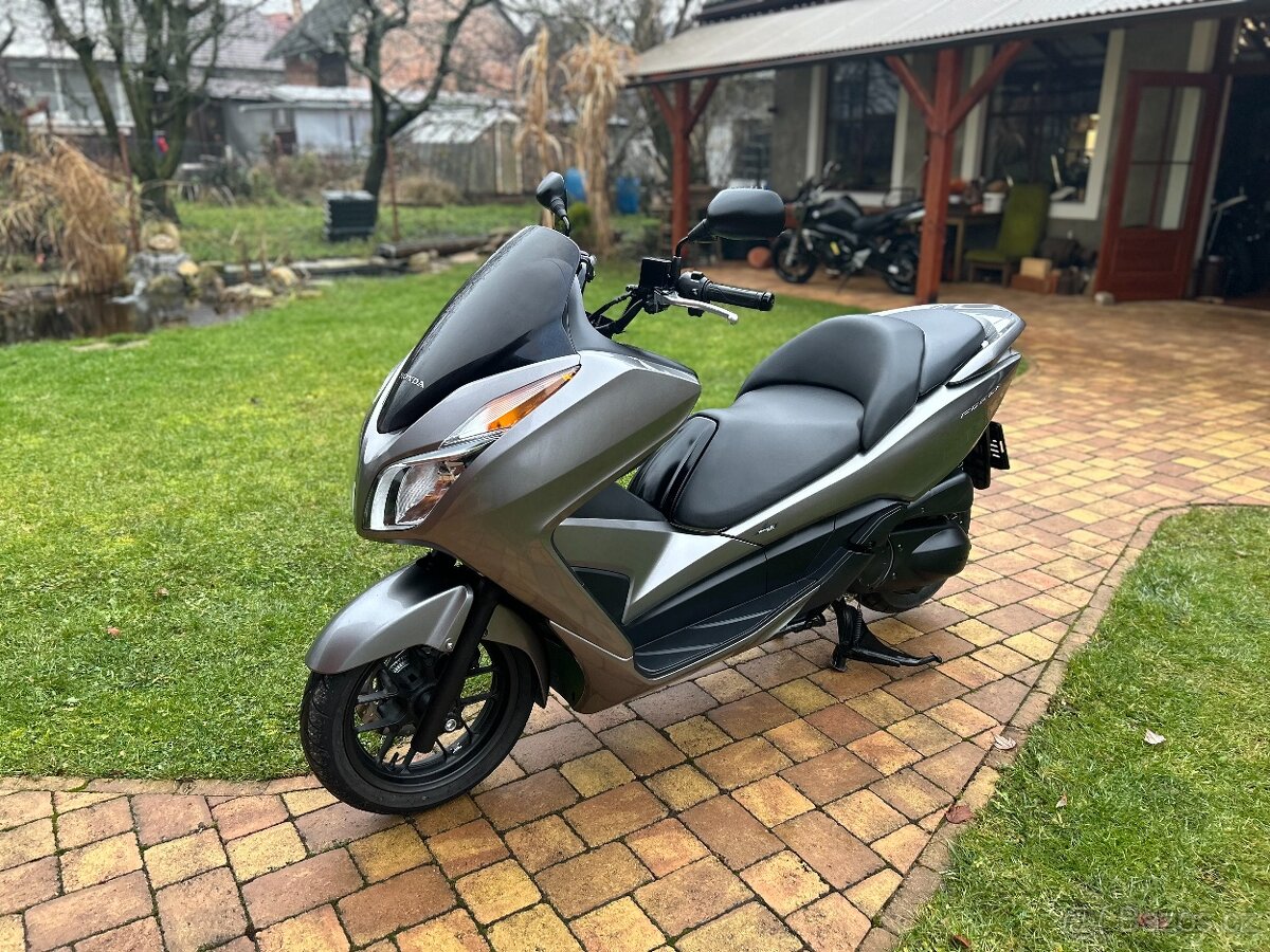 Honda Forza 300 ABS - 2