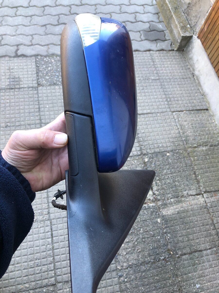 Zrcátko pravé Volvo V50 2005 - 2