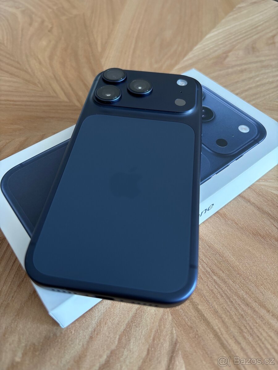 IPhone 17 pro, modrý - 2