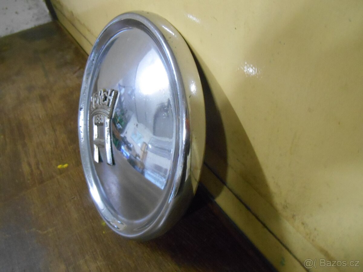 Horch - kolová poklice - 2