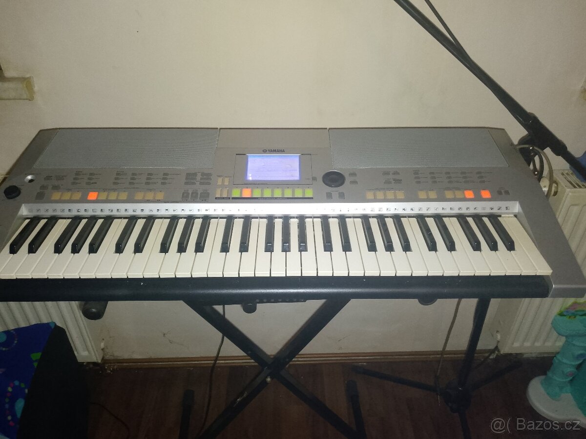 Yamaha PSR s500 - 2