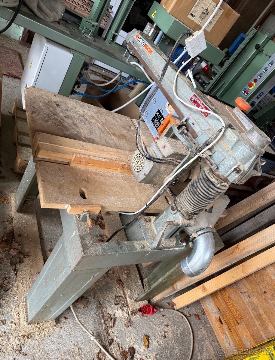 RADIÁLNÍ PILA - DEWALT - 2