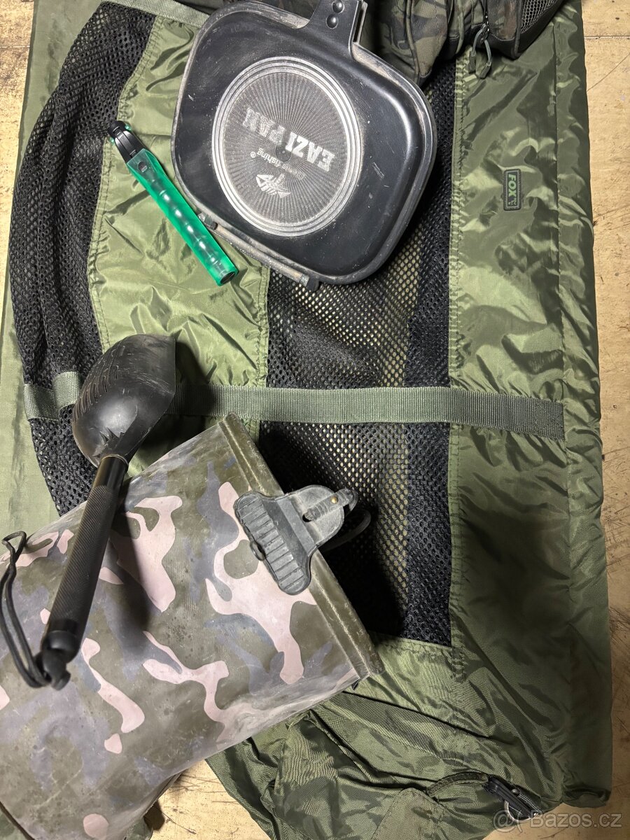 Fox, Giants Fishing - 2