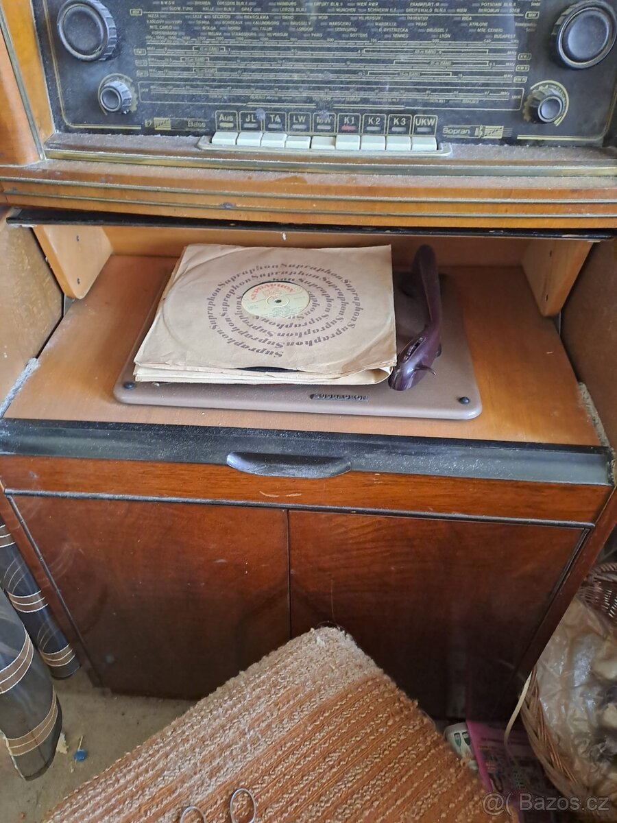 Gramofonová skříň a rádio - 2