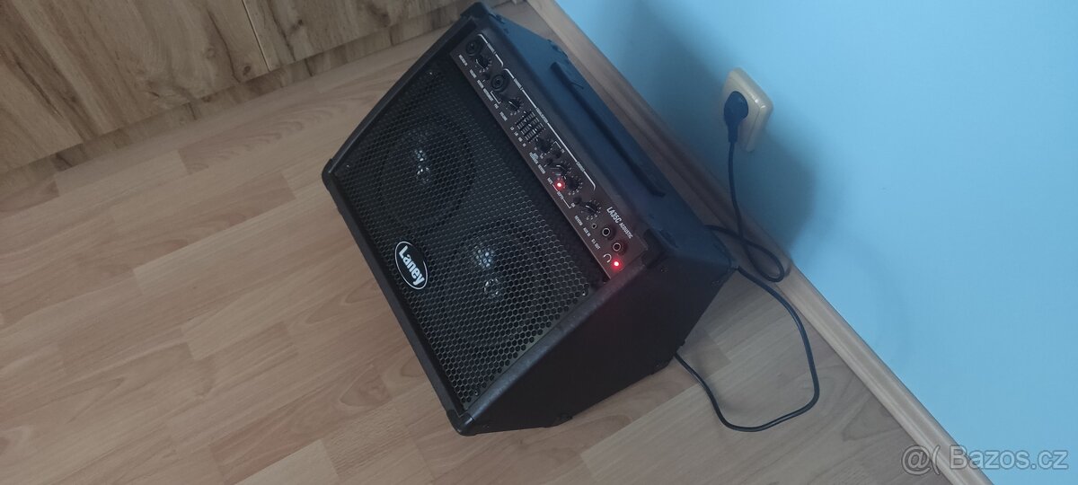 Kytarové combo LANEY LA 35C (35W). - 2