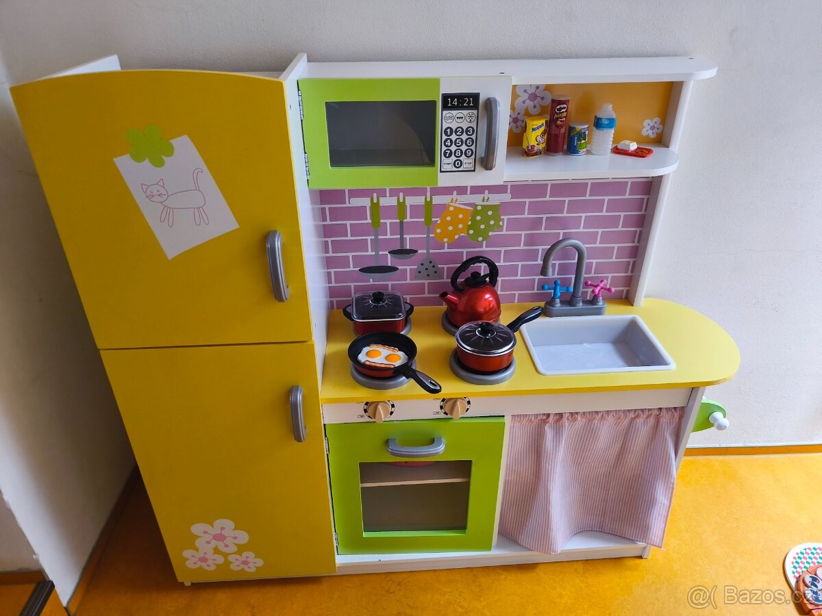 Dětská dřevěná kuchyňka s příslušenstvím - 2