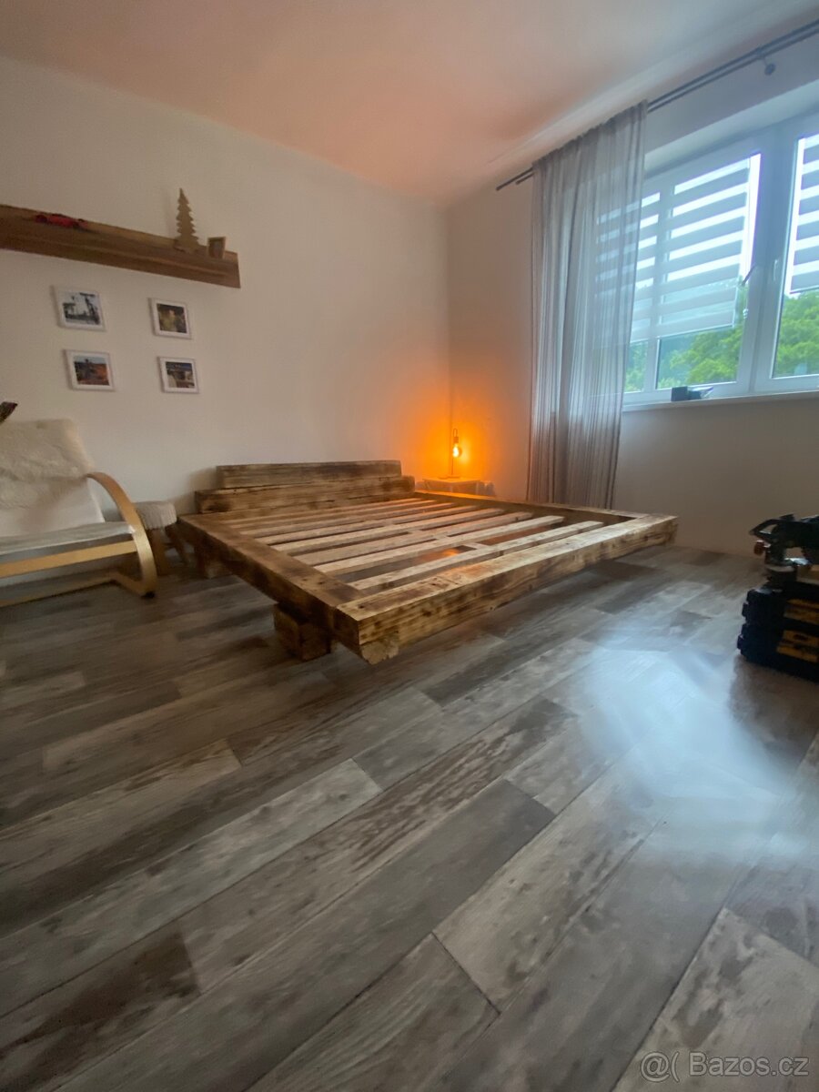 Manželská postel 200x180 - 2