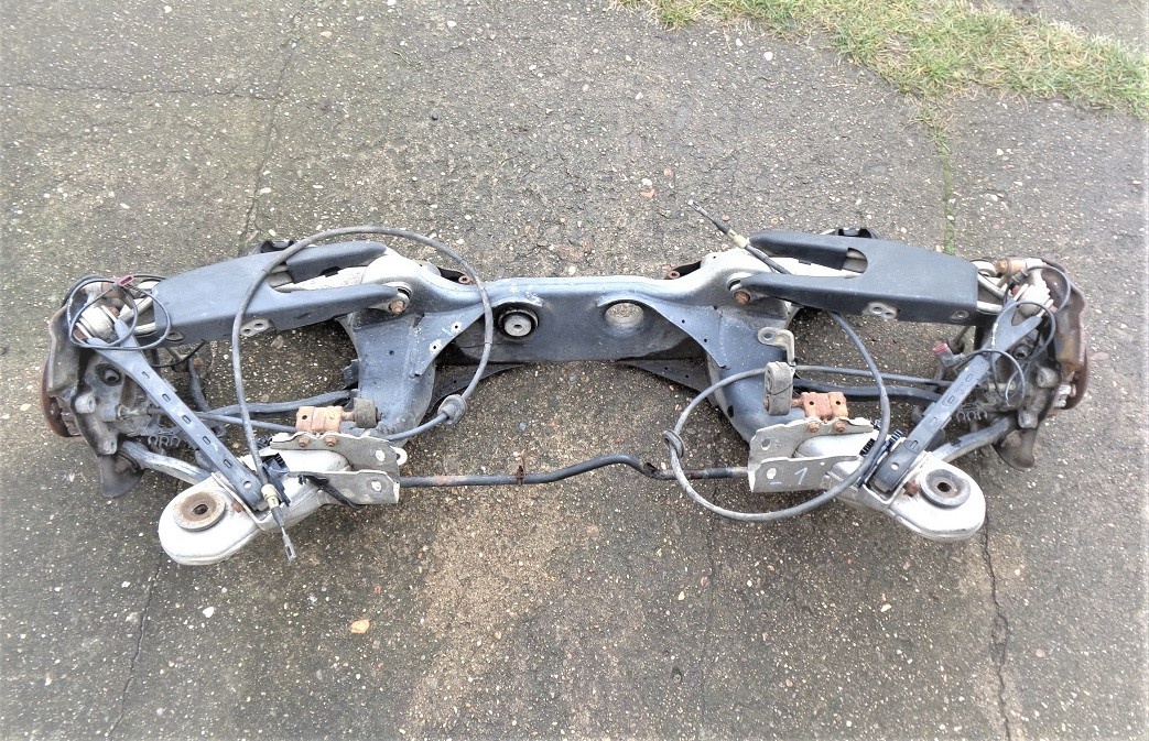 Mercedes E W211 320 CDi různé náhradní díly - 2