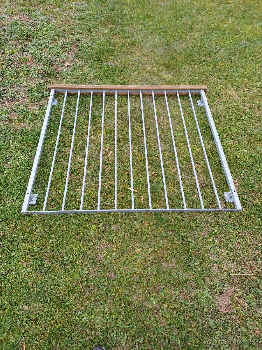 Zábradlí před fr okno - 2