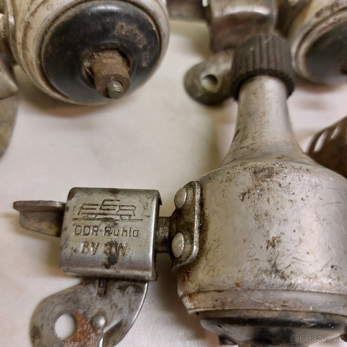 Stará dinama na kolo. - 2