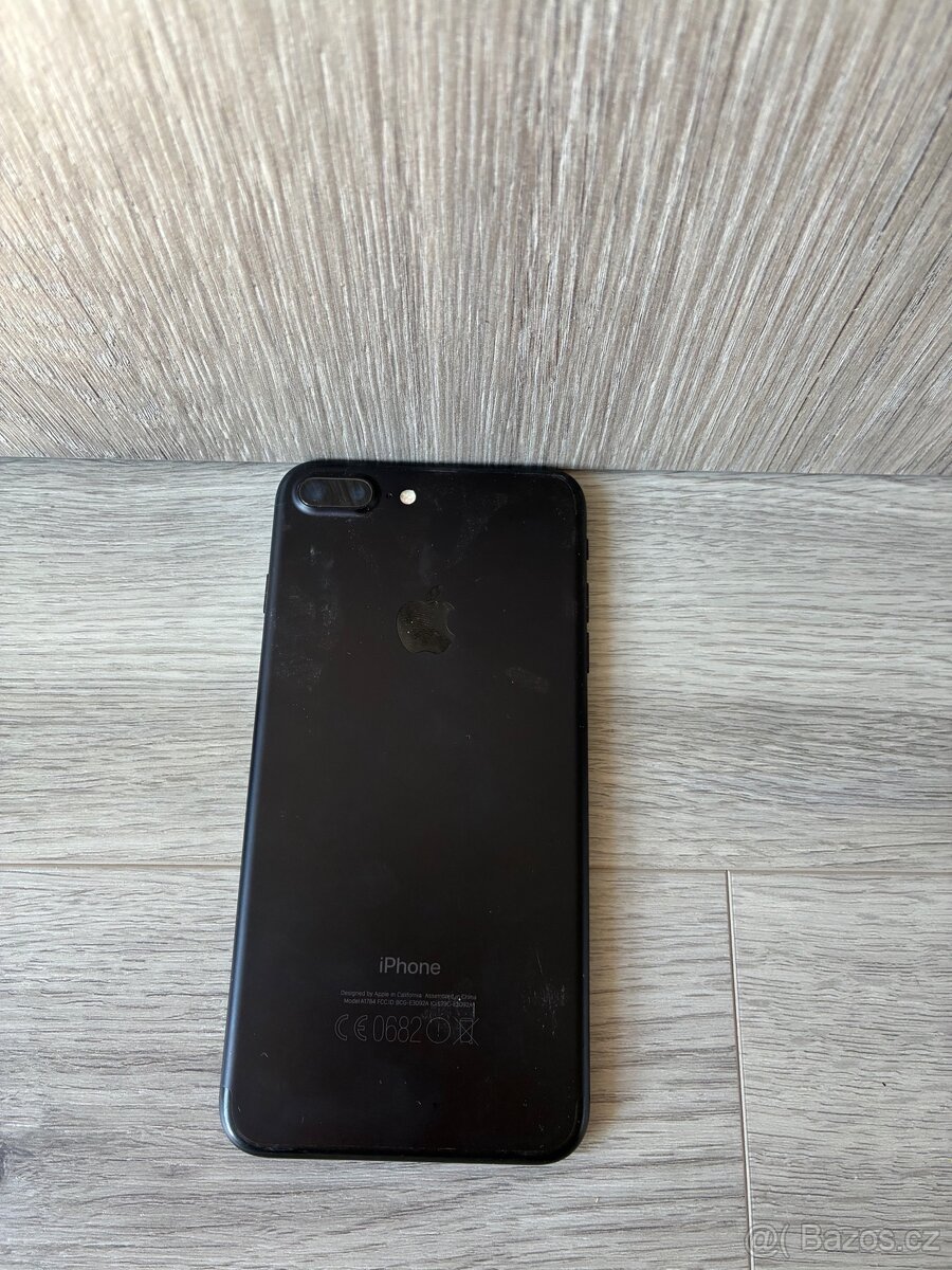 IPhone 7 Plus A1784 zamknuty - 2