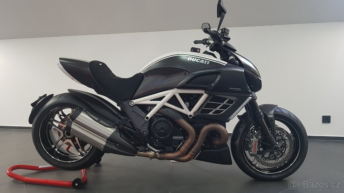 Ducati Diavel -AMG - 2