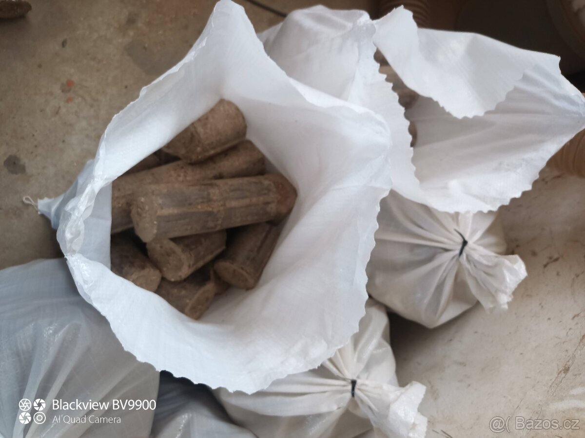 AKÁTOVÉ BRIKETY - 2