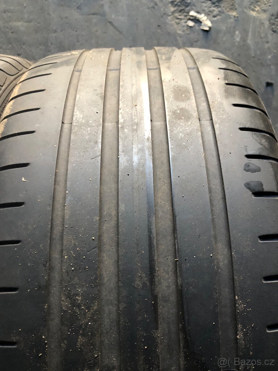 255/35/19 prodám 2 ks letních pneu - 2