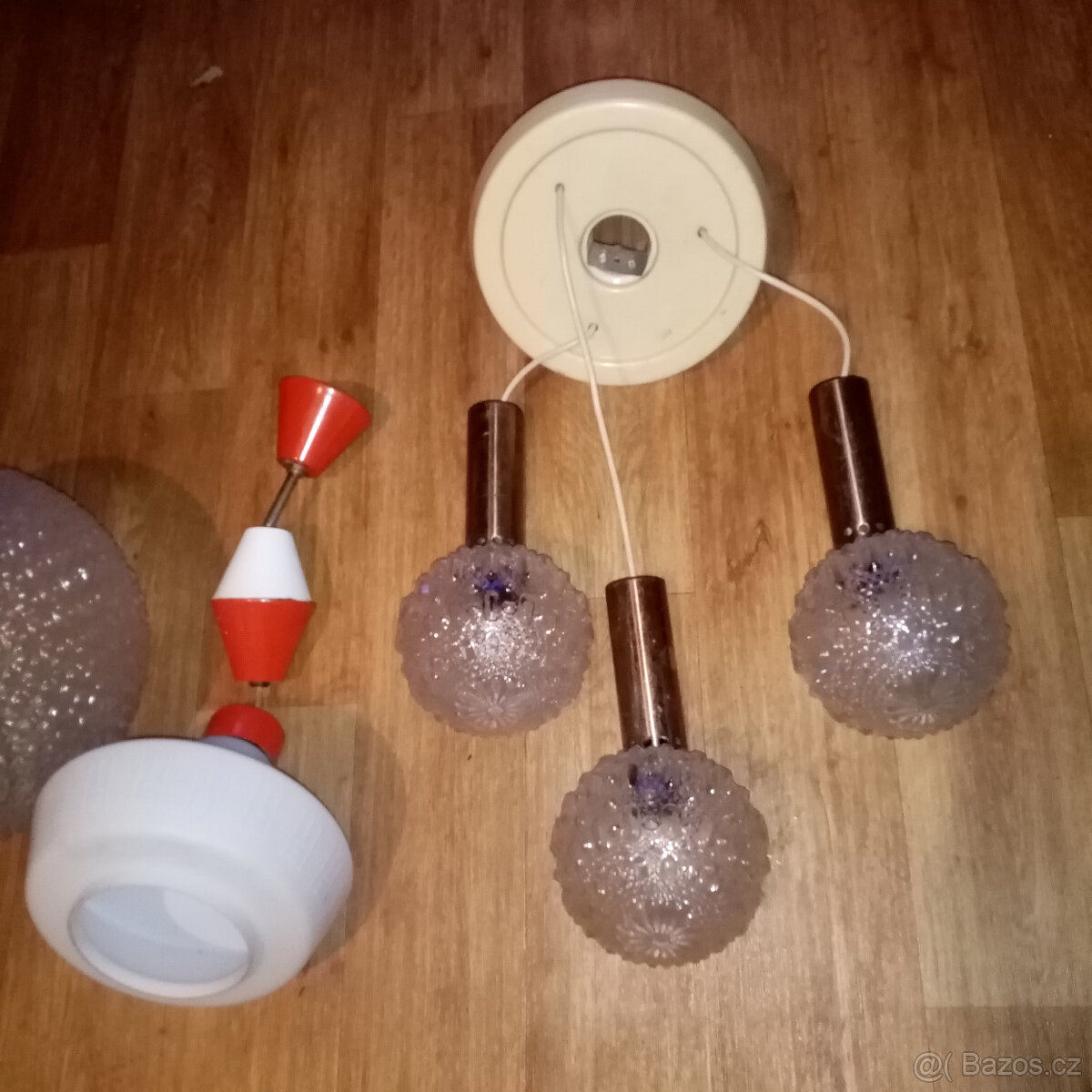 Prodám různé staré české lustry. - 2