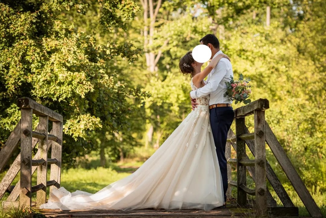 Prodám svatební šaty značky Eva Lendel. - 2