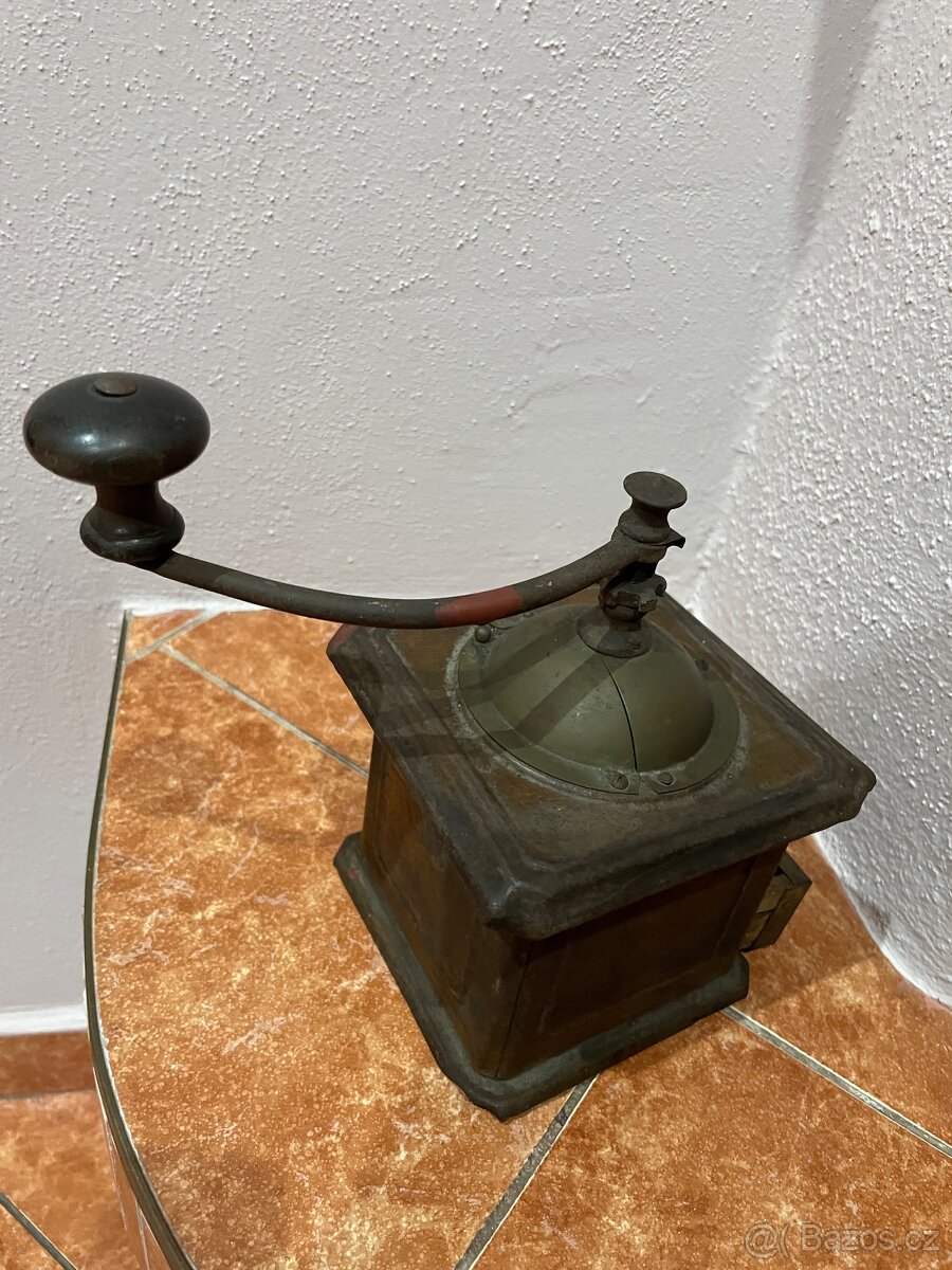 Retro mlýnek na kafe - 2