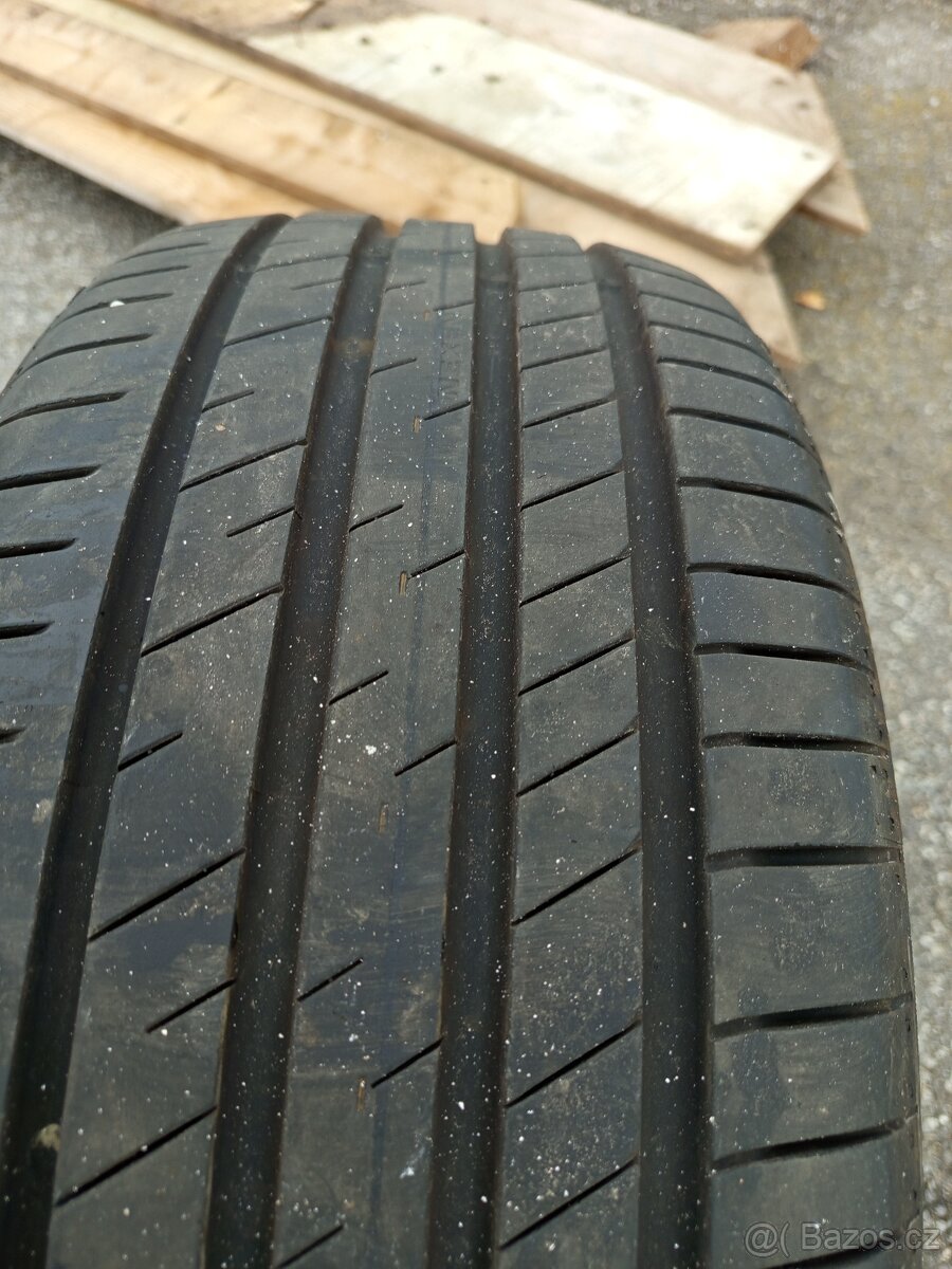 215/45 R17 Nexen - 2