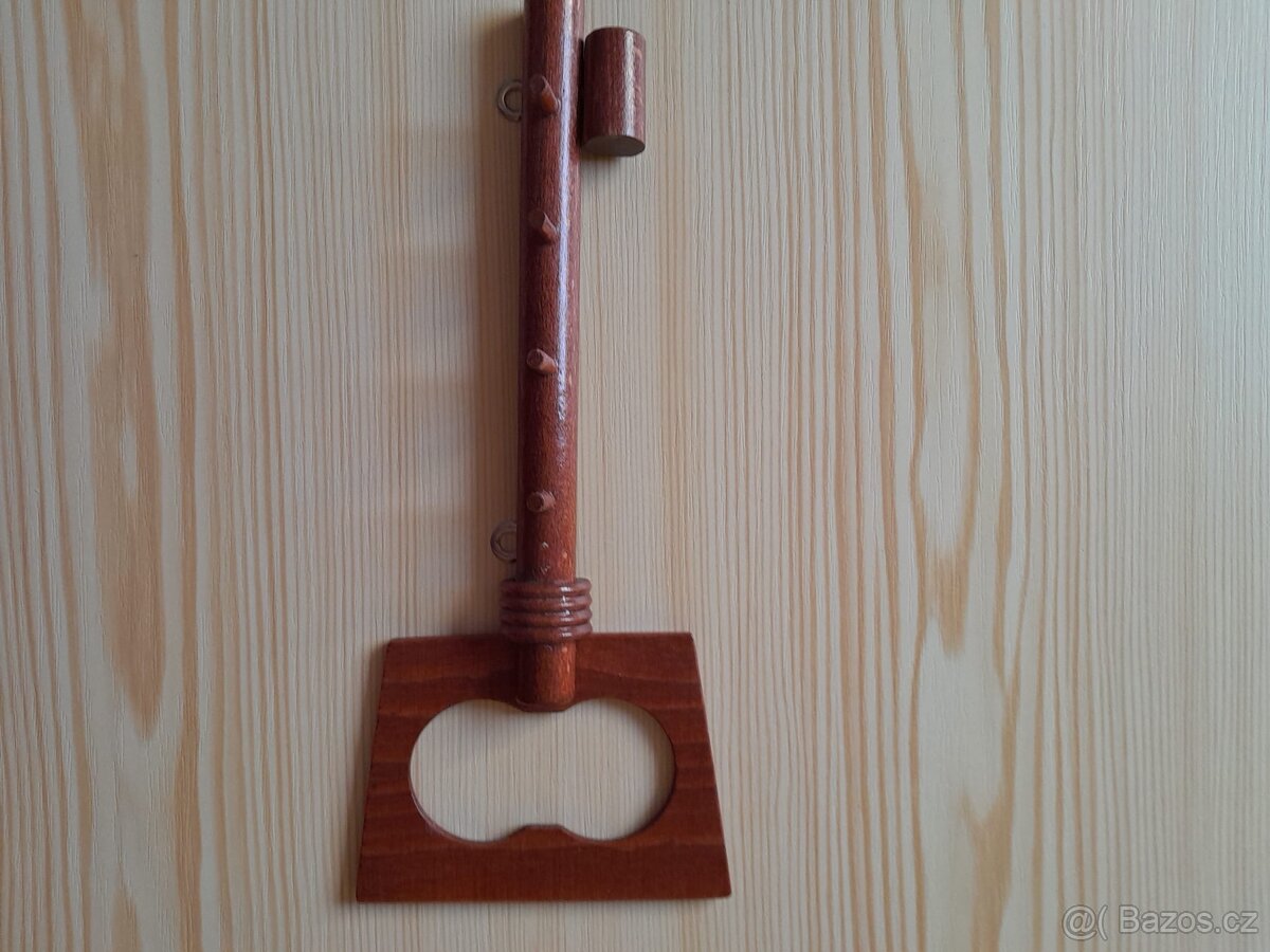 Dřevěný věšák na klíče - 2