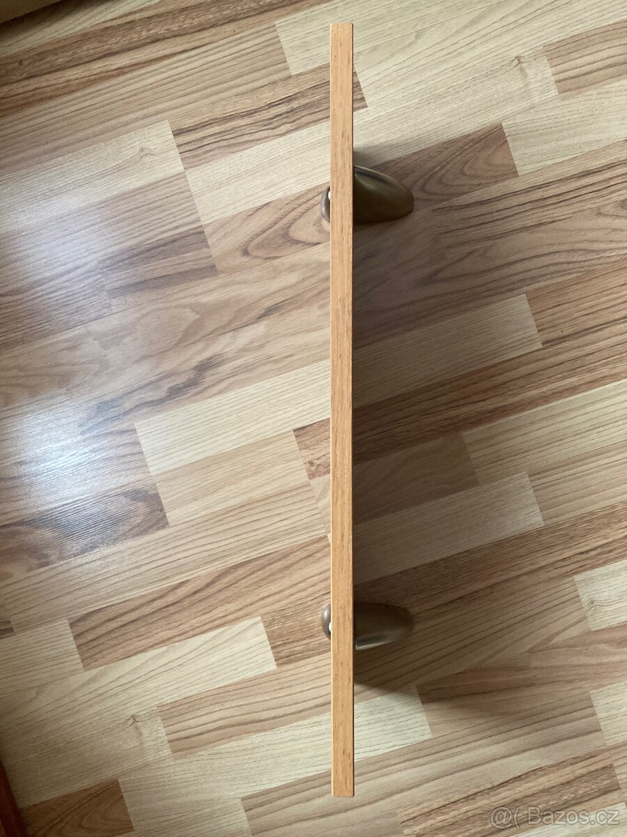 Nástěnné police ( dva kusy) - 2