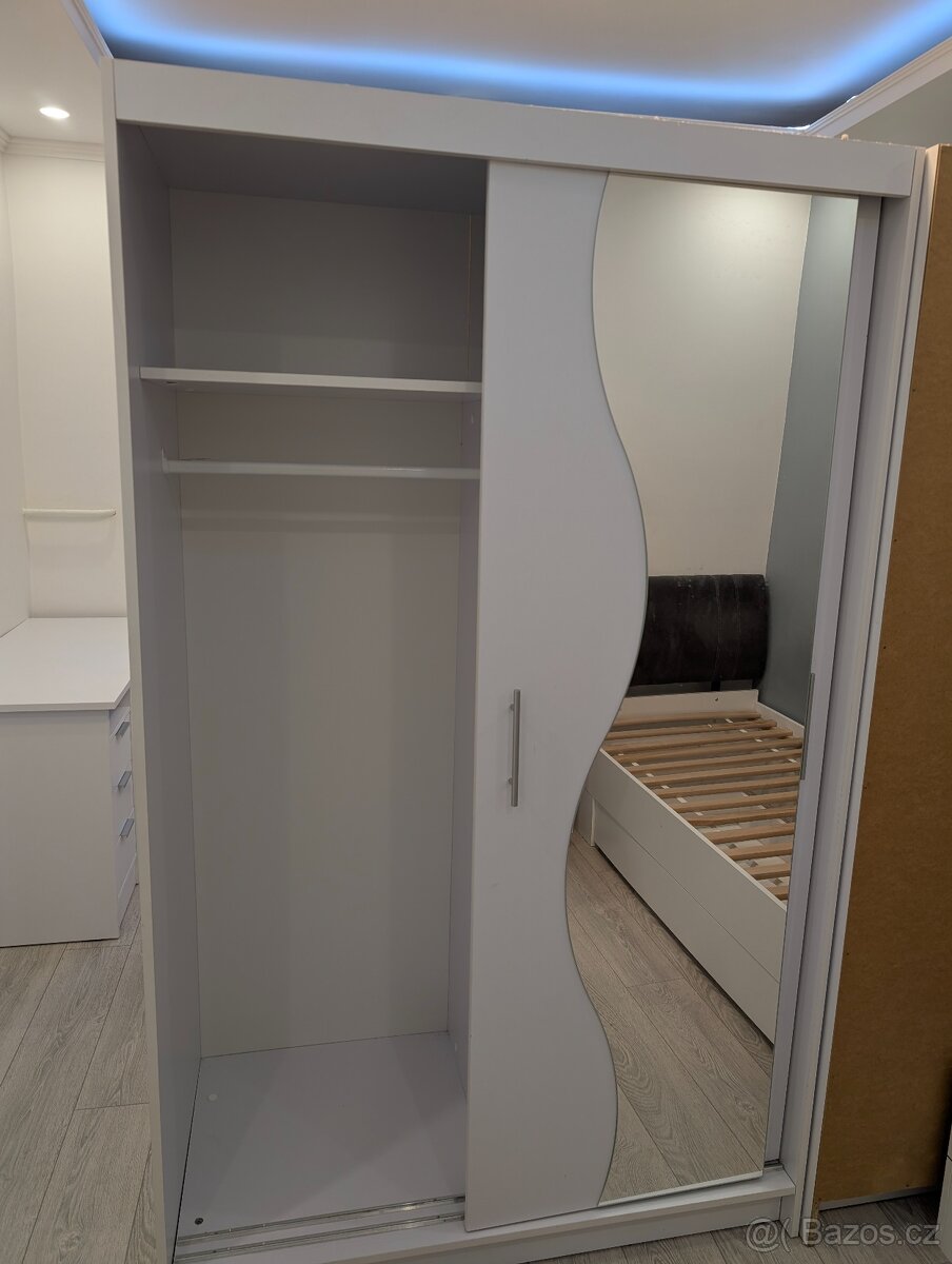 Šatní skříň - dětský pokoj - 2