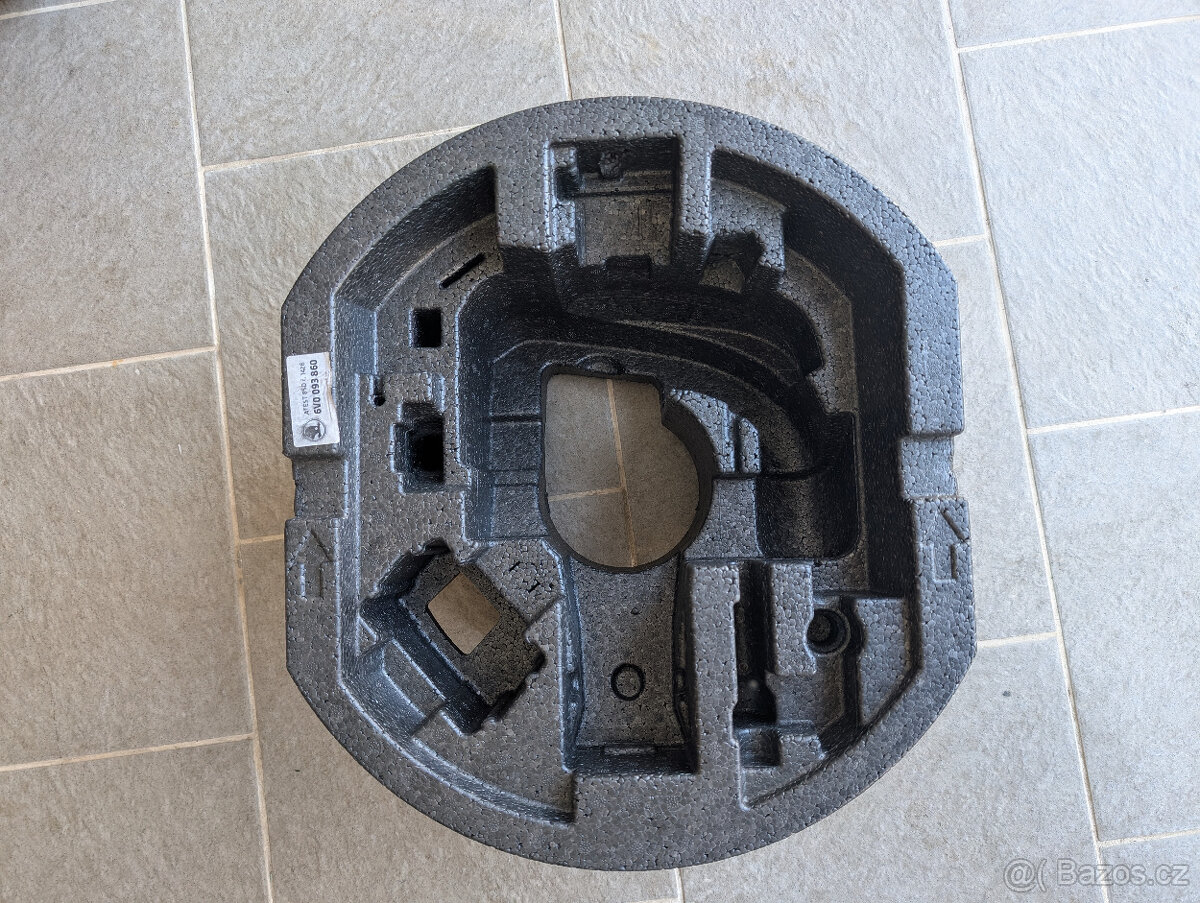 Sada pro výměnu rezervního kola Fabia 3 - polystyrenový box - 2