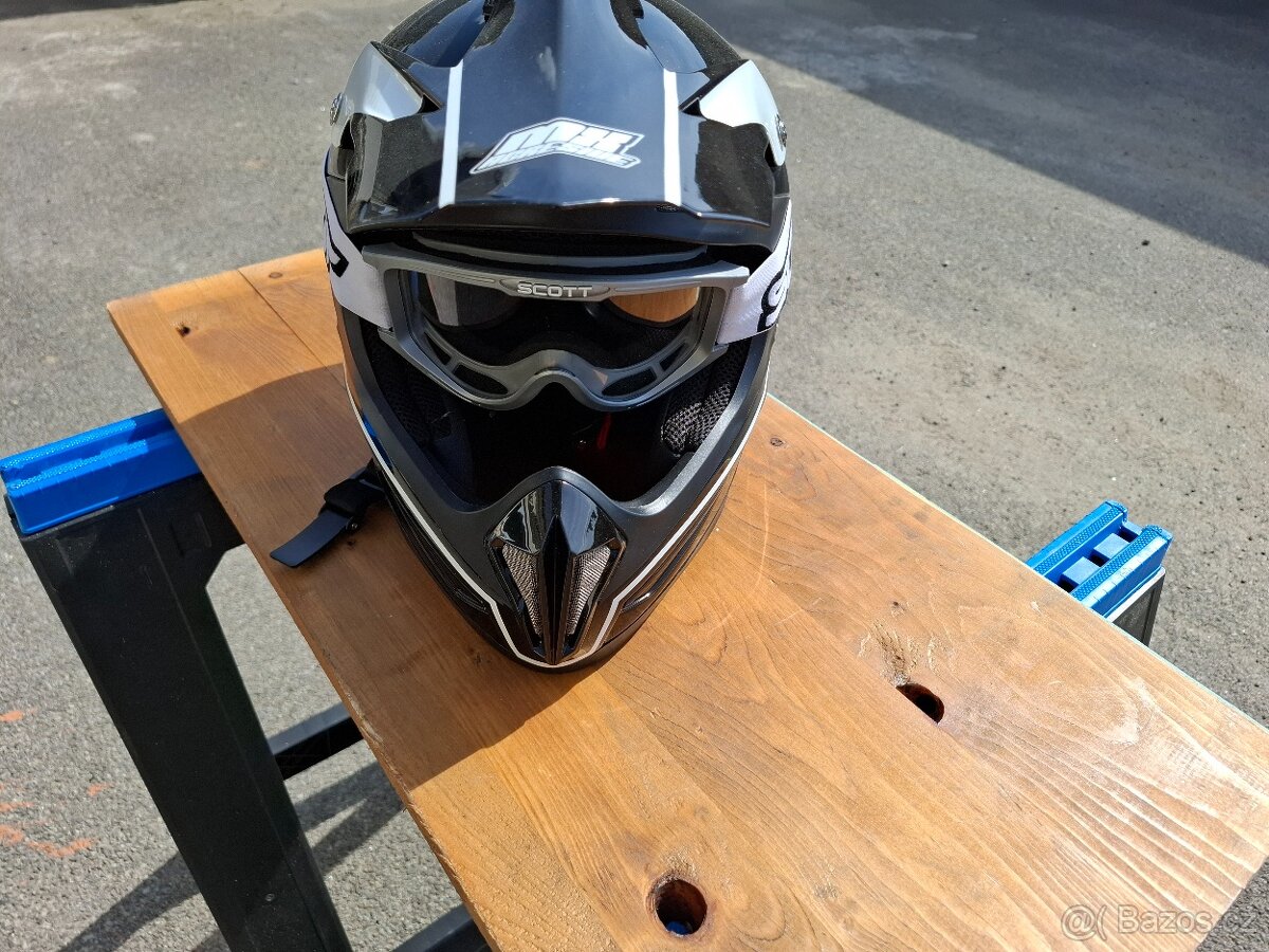 Helma s brýlemi - 2