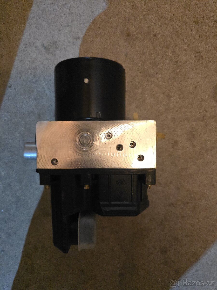 Řídící jednotka ABS Bosh 6Q0907379C / 6Q0614117D - 2