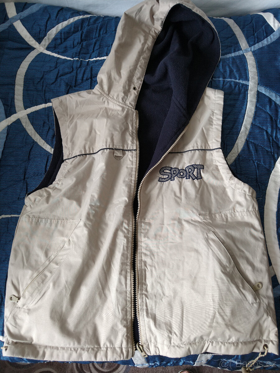 Chlapecké boty, bundy,vesty. - 2