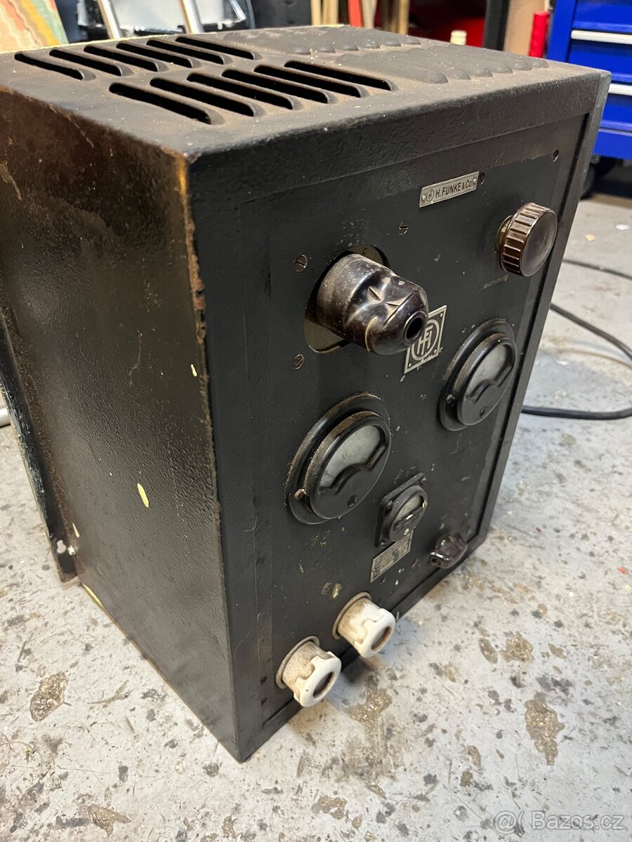 Stará nabíječka autobaterii - 2