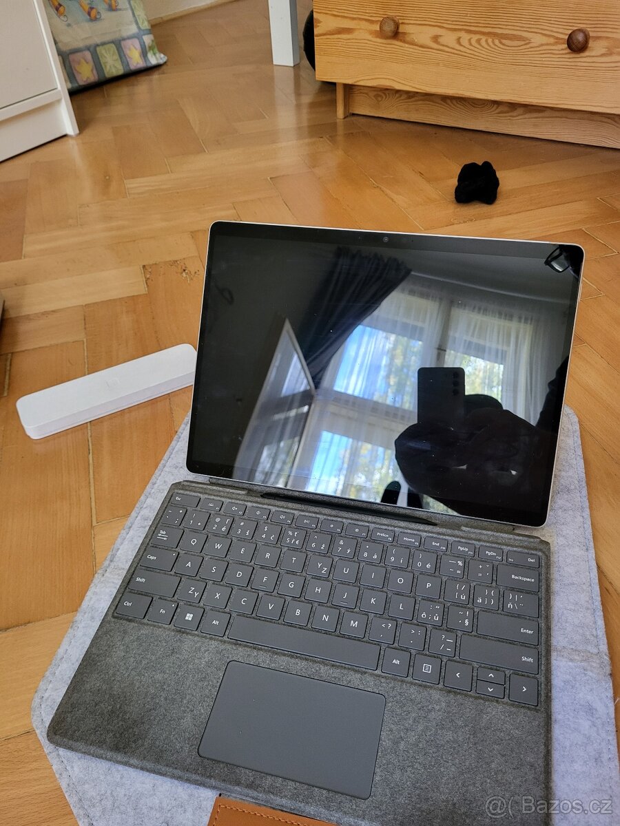 Microsoft Surface Pro 8 i5/8GB/256GB, W11H, platinová - 2