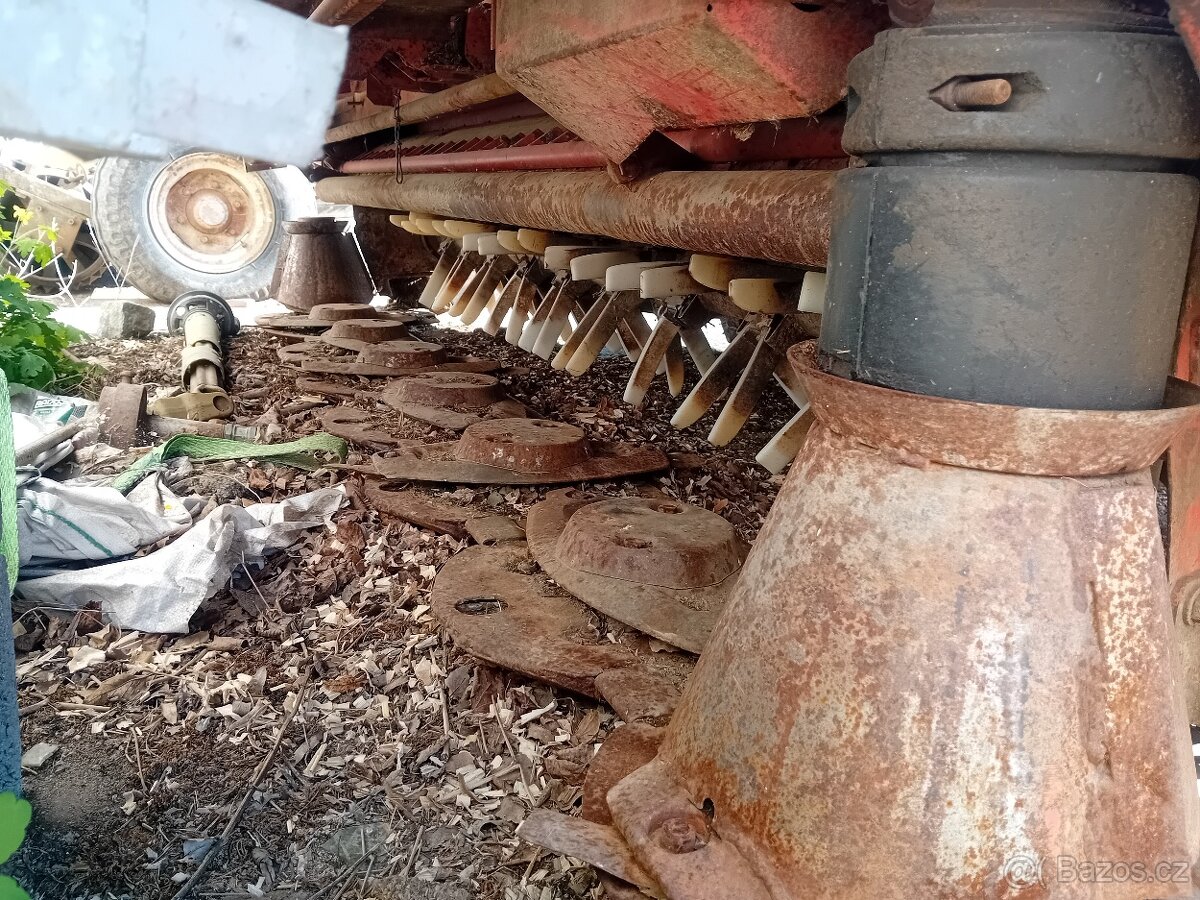 Čelní žací lišta. - 2