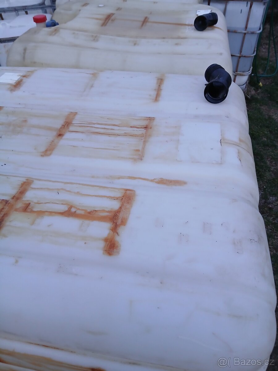 1000. Litrové Nádrže - 2