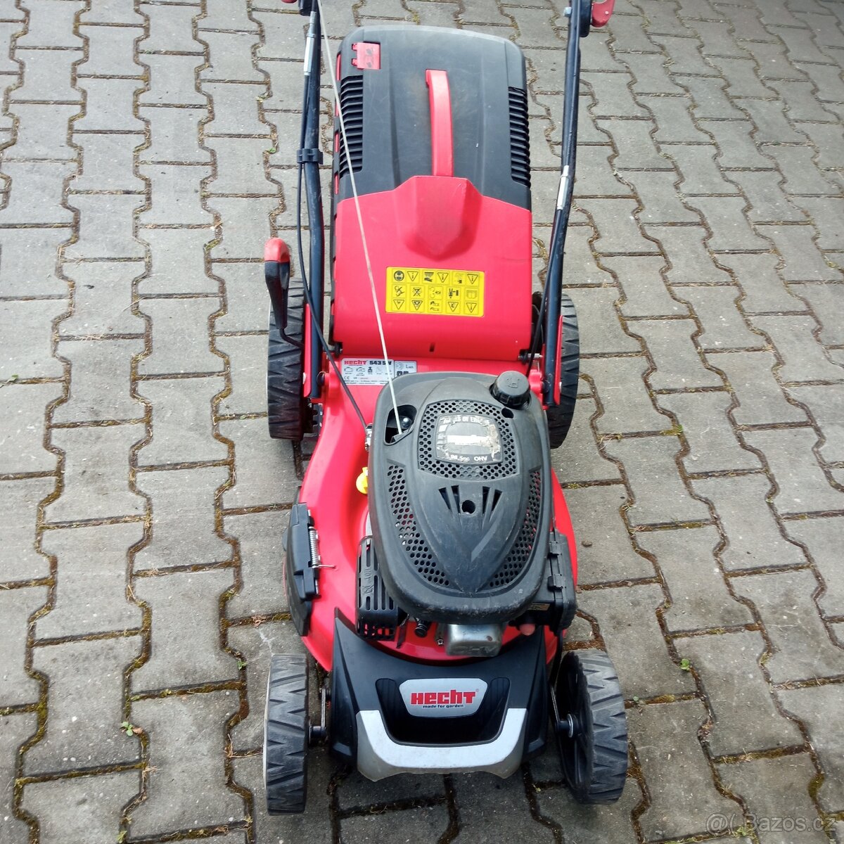 Sekačka HECHT s pojezdem - 2