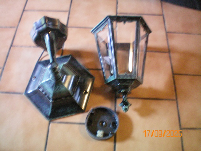 Nová venkovní lampa na stavbu - 2