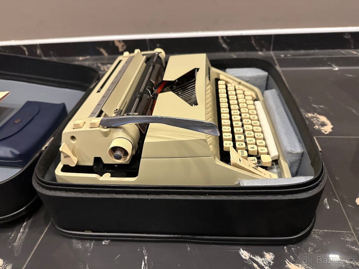 Psací stroj Consul - 2