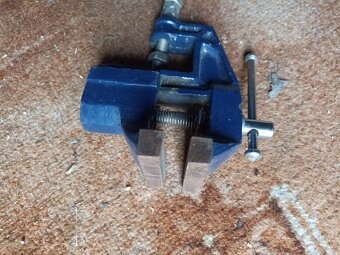 Malý svěrák,retro svítilna - 2