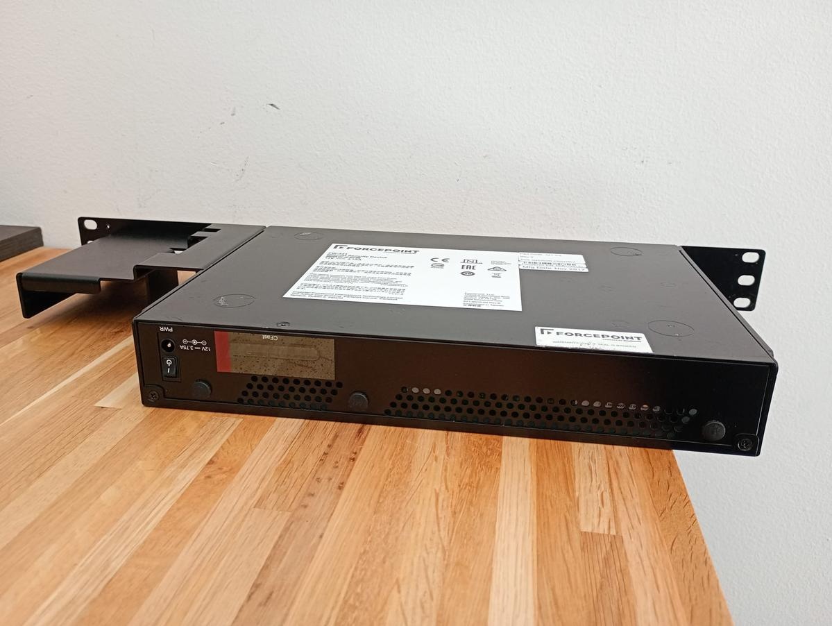 Forcepoint Stonesoft 300 Series FW-321 - 2