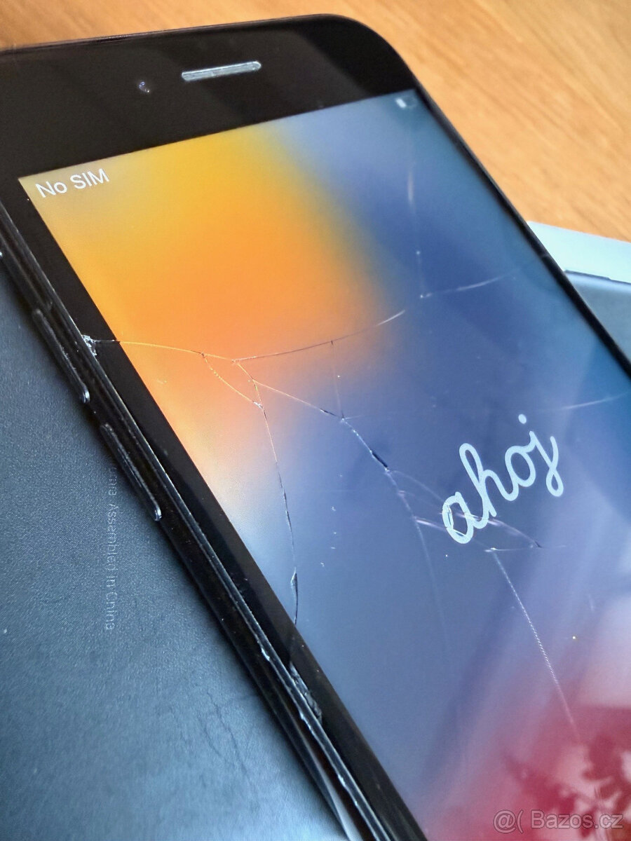 Apple iPhone 7 - 128GB - 2