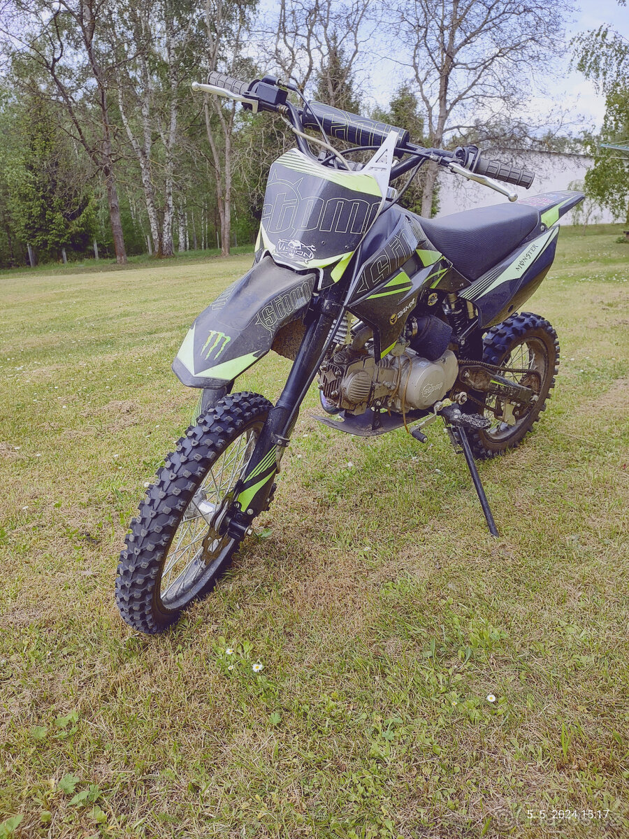 STOMP Z3-140BW Pitbike