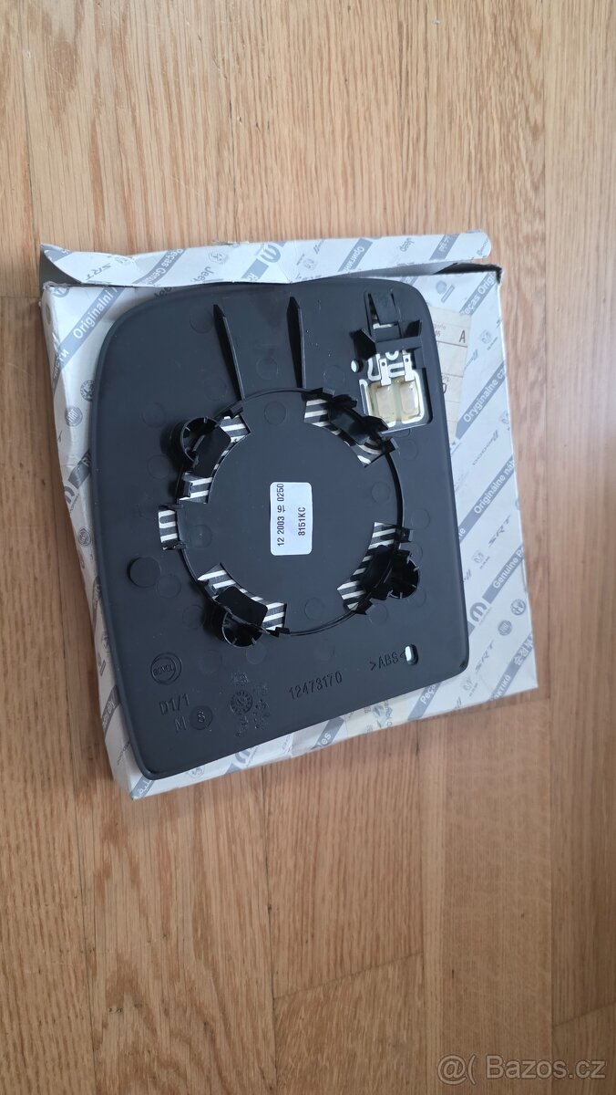 Sklo pravého vnějšího zpětného zrcátka vyhřívané - 2