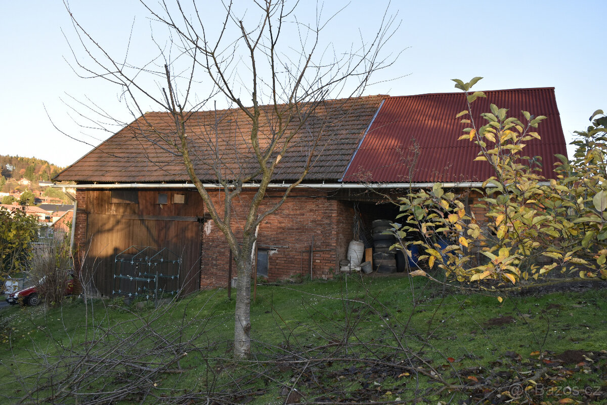 Červený Kostelec - rodinný dům 3+kk s pozemkem 2069 m2 - 2